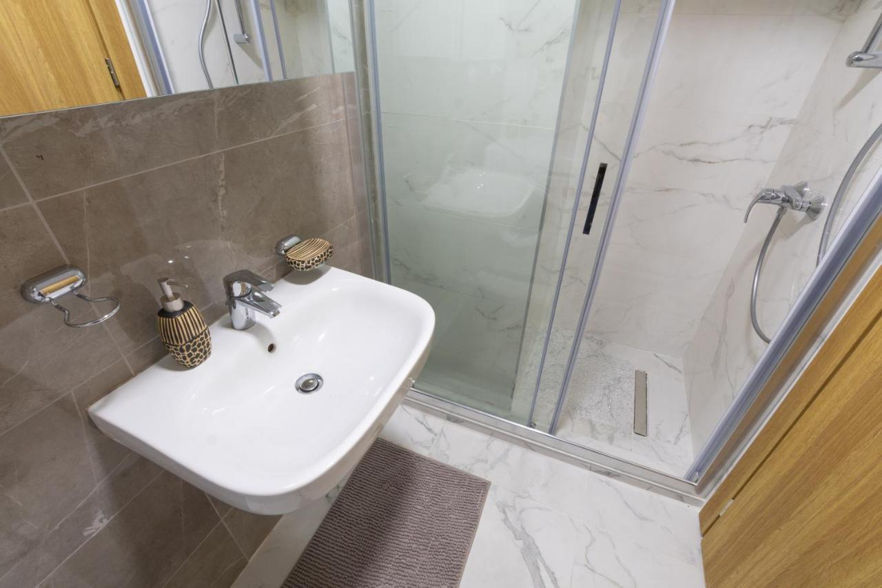 Modern ǀ 1 Bedroom ǀ Wifi Skopje Bagian luar foto