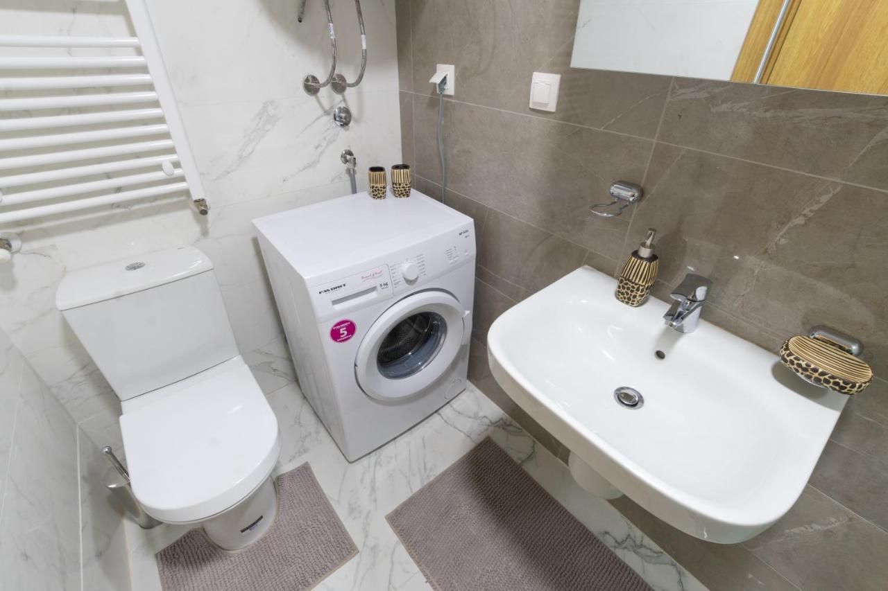 Modern ǀ 1 Bedroom ǀ Wifi Skopje Bagian luar foto